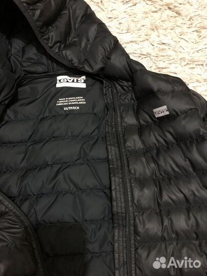 Женский пуховик Levis 42