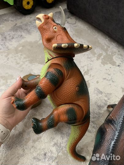 Динозавры игрушки