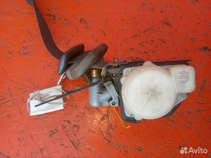 Ремень безопасности передний правый Toyota Noah