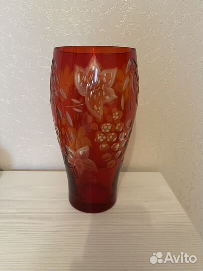 Ваза для цветов хрустальная красный май