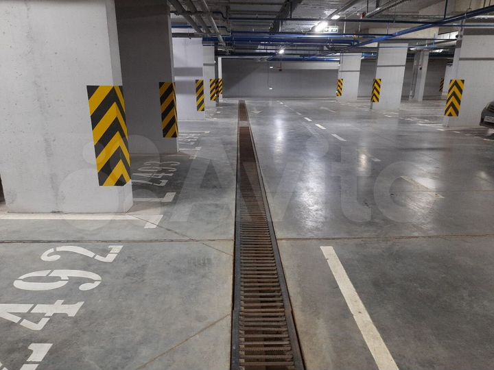 Машиноместо, 14 м²