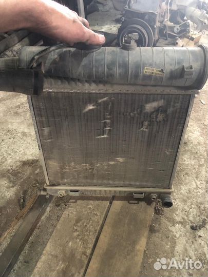 Радиатор Мерседес W202,W124 с расширительным