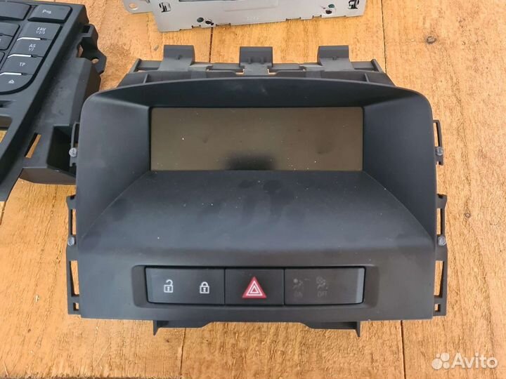 Штатное головное устройство Opel Astra J 2010