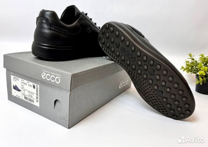 Кроссовки Ecco стильные