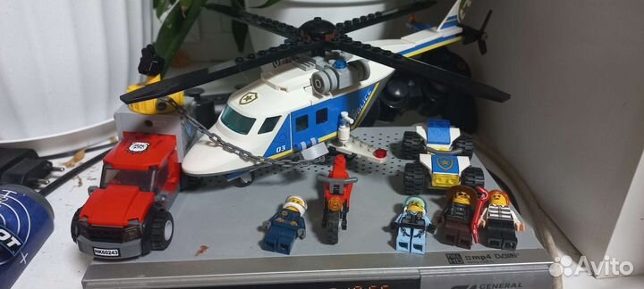 Lego city 60243 Погоня на полицейск.вертолете