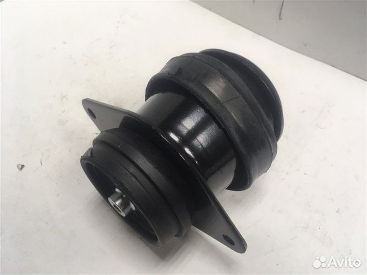Опора двигателя Volkswagen Passat B4 1994-1996
