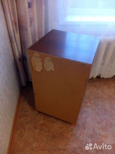 Тумбочка деревянная