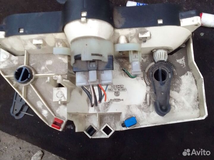 Блок управления печкой Mitsubishi Carisma