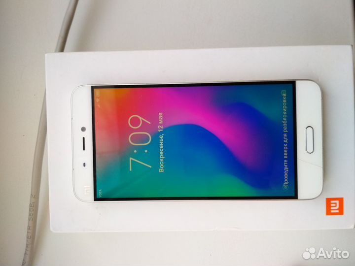 Xiaomi Mi 5, 3/64 ГБ