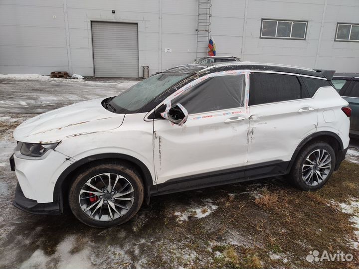 Geely Coolray 1.5 AMT, 2022, битый, 31 834 км