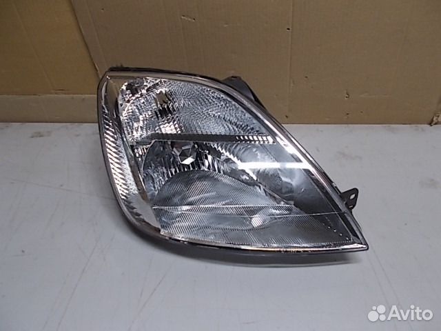 Фара правая ford fiesta Mk5 (02-05)