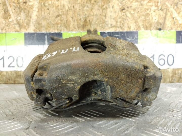 Суппорт передний правый Renault Scenic 2003 2009