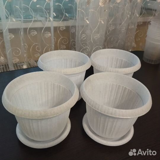 Кашпо для цветов с поддоном