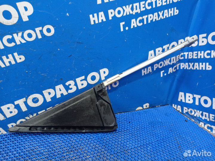 Направляющая стекла двери Toyota Caldina универсал