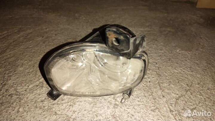 Противотуманные фары авенсис