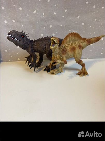 Динозавры 2 штуки