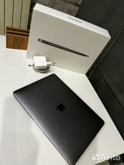 MacBook Air 13 (2020), 256 ГБ, M1 (8 ядер), RAM 8 ГБ, GPU 8-core