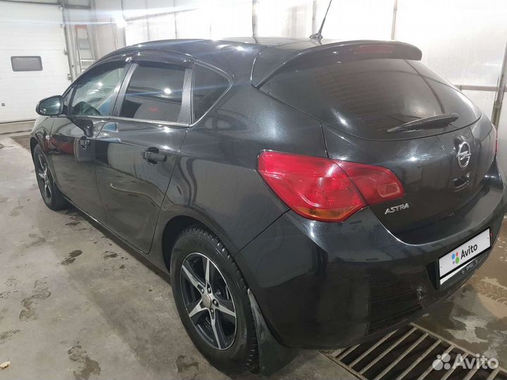 Opel Astra 1.6 AT, 2011, 190 000 км