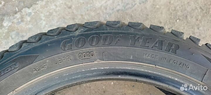Goodyear Ultragrip Ice Arctic 225/45 R18