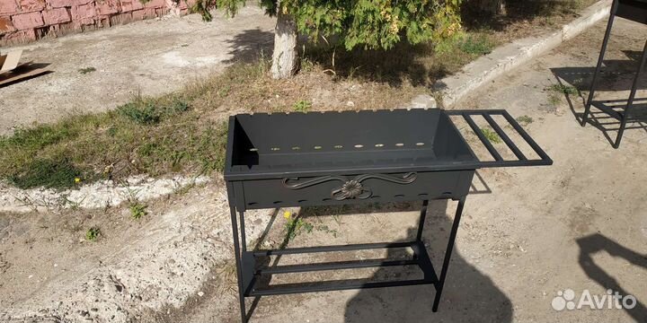 Печь-подставка с трубой на мангал