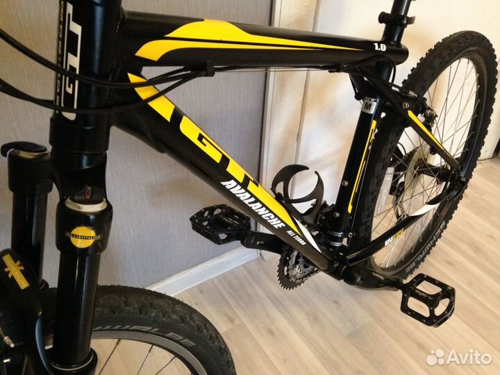 Gt avalanche 1.0(рама М) deore/LX