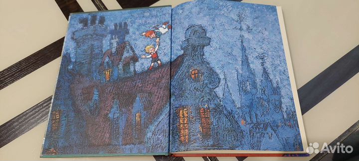 Карлсон который живёт на крыше опять прилетел