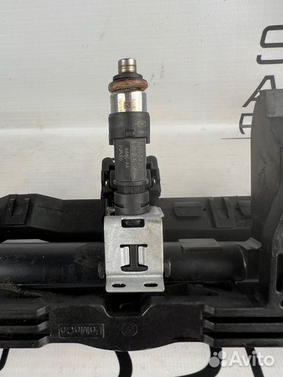 Топливная рампа с форсунками Ford Focus 3 CB8 1.6L