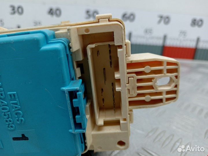 Блок комфорта для Mitsubishi Galant 8 MR405891