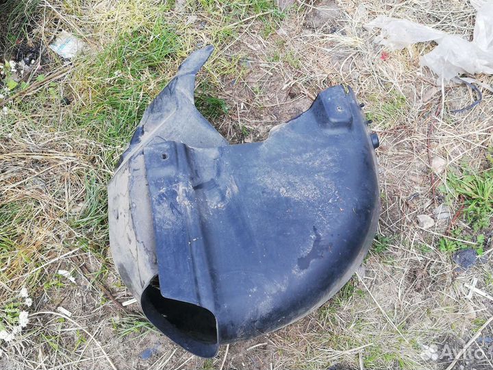 Подкрылок Шкода Рапид