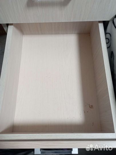 Рабочий стол угловой, полка