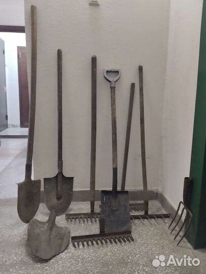 Лопаты, грабли, тяпки