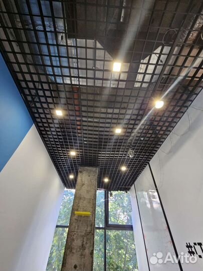 Потолок грильято черный 100*100 ячейка 70квм