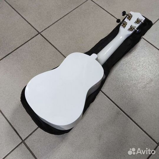 Укулеле новая сопрано с чехлом