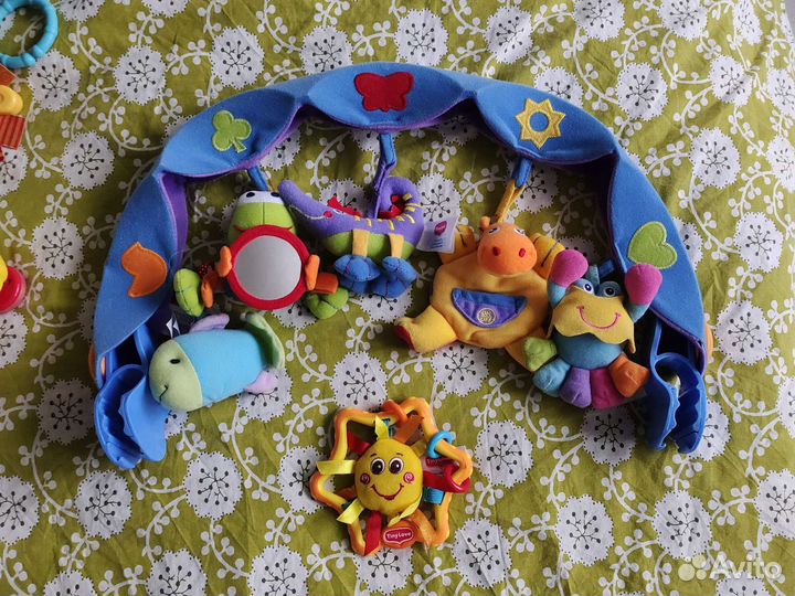 Развивающие игрушки для малышей пакетом