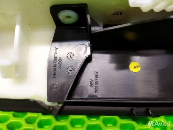 Подлокотник двери передний левый Volkswagen