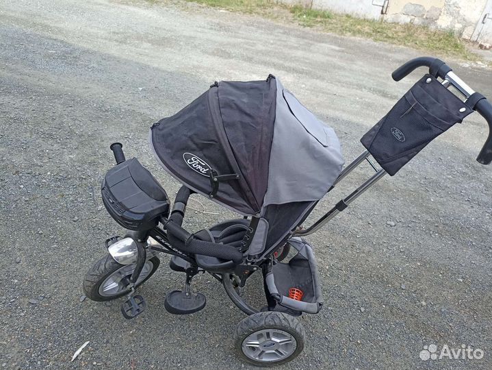 Трехколесный велосипед с родительской ручкой