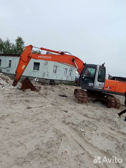 Гусеничный экскаватор Hitachi EX200-3, 2011