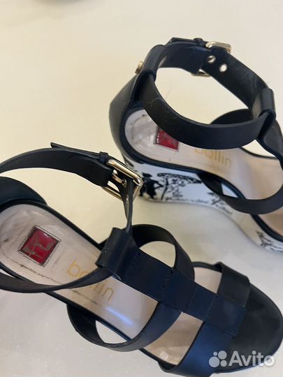 Босоножки женские