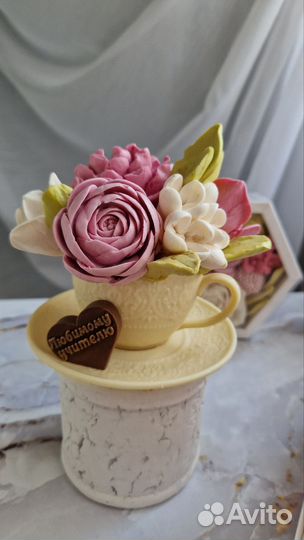 Зефирный букет в шоколадном чайном наборе