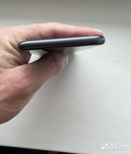 Телефон iPhone 8 64 gb