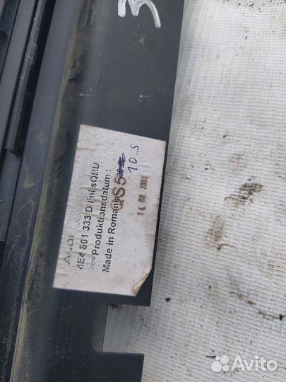 Шторка задней двери Audi A8 D3