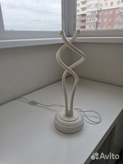 Лампа настольная