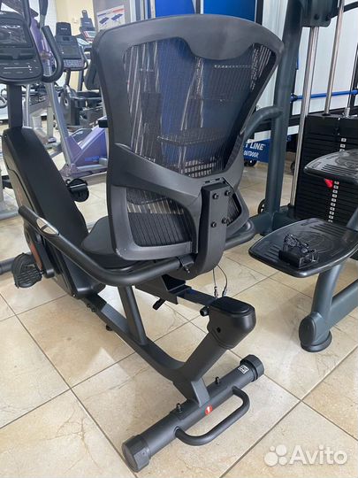 Горизонтальный велотренажер CardioPower R37