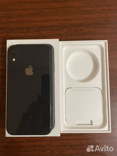 Телефон iPhone XR