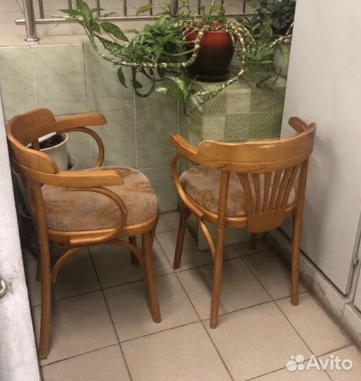 Стул с подлокотниками СССР
