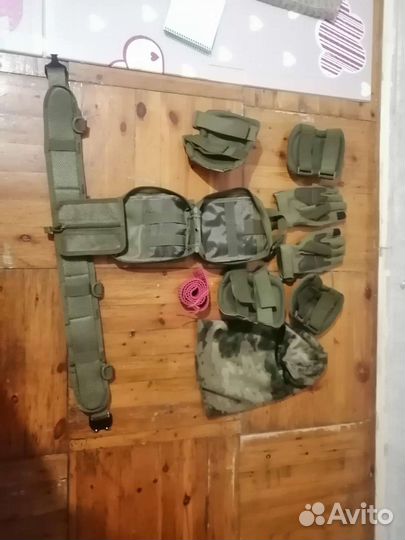 Тактика:перчатки, локти, колени, аптека, пояс и тд