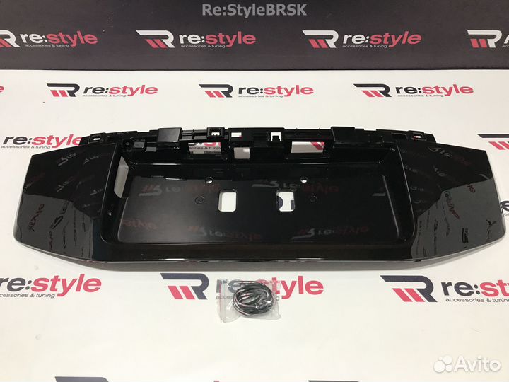 Накладка на 5-ю дверь Land Cruiser Prado 150