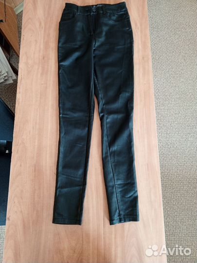 Кожаные брюки женские 40 размера