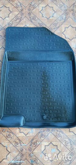 Автомобильные коврики резиновые