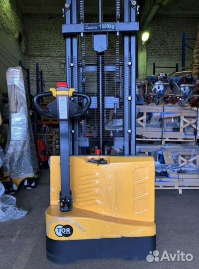 Штабелер самоходный